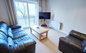 Etive, Beautiful Lochside Apartment With Balcony